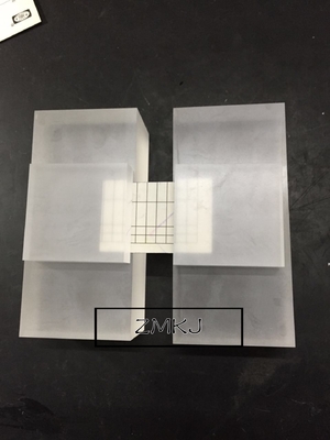 Αγορά Ακατέργαστα Al2O3 μέρη σαπφείρου, υψηλή θερμική αγωγιμότητα φραγμών γυαλιού ενιαίου κρυστάλλου σαπφείρου ηλεκτρονική κατασκευή
