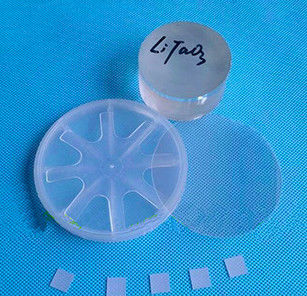 Αγορά LiTaO3 το οπτικό γυαλί παραθύρων προσάρμοσε την τετραγωνική διπλή πλευρά μεγέθους που γυαλίστηκε ηλεκτρονική κατασκευή