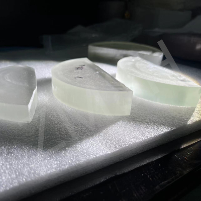 Αγορά Λευκοί κρύσταλλοι Moissanite SiC καθαρά διαφανείς Ultra Hard για την βιομηχανία κοσμημάτων ηλεκτρονική κατασκευή