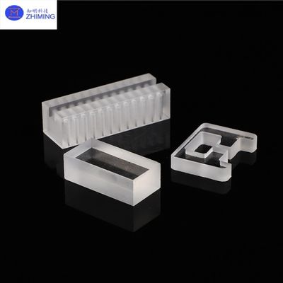 Αγορά Πλάκα Γυαλιού Χαλαζία Υψηλής Καθαρότητας με Διάτρητες Οπές Προσαρμοσμένου Σχήματος με Λέιζερ ηλεκτρονική κατασκευή