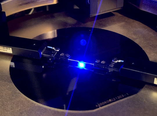 Αγορά EPI-ΓΚΟΦΡΈΤΕΣ gaN--Si 8INCH 12INCH 6INCH για την εφαρμογή των οδηγήσεων δύναμης RF ηλεκτρονική κατασκευή